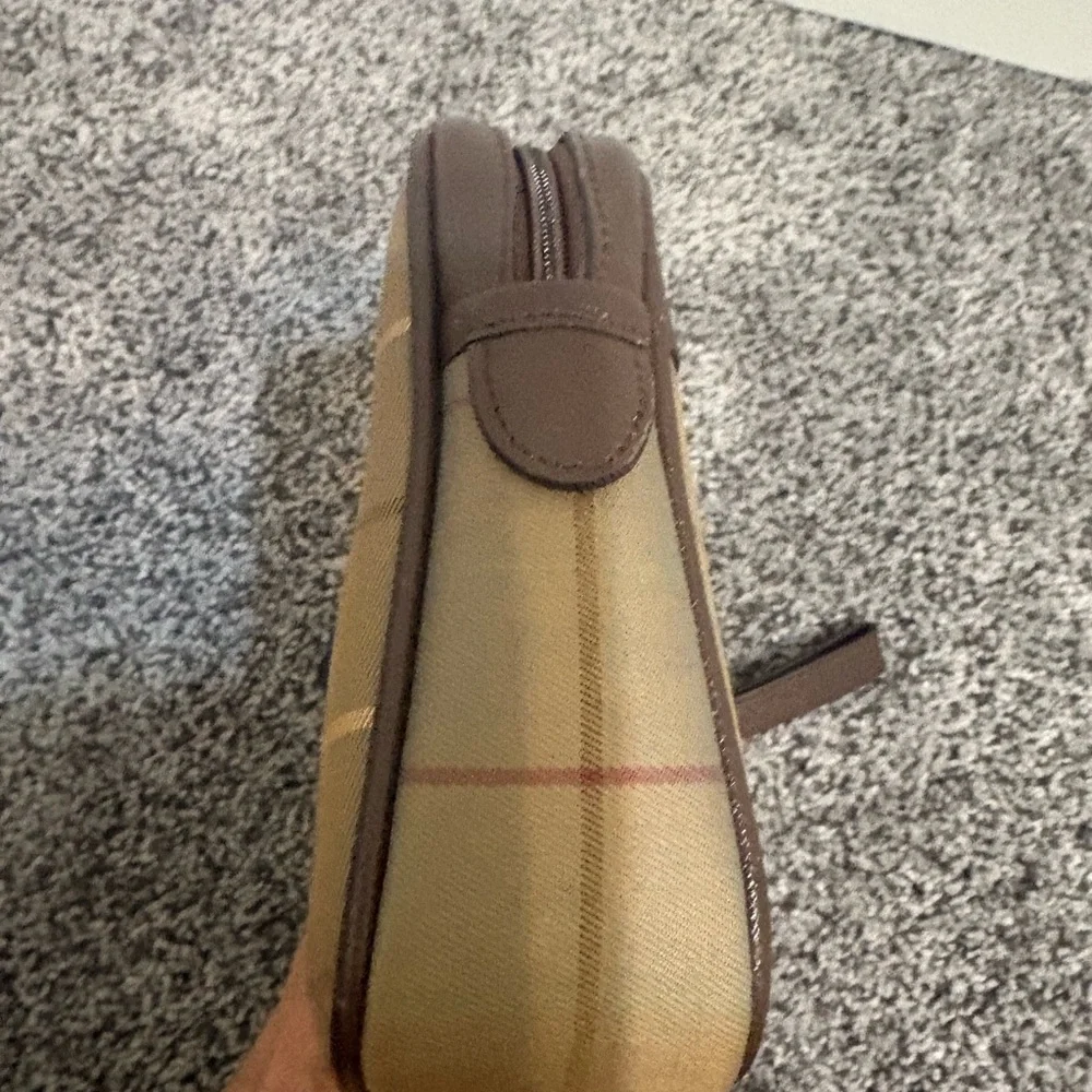 Vintage Burberrys Brown Plaid Wristlet Clutch/Cosmetic Bag - Picture 6 of 17